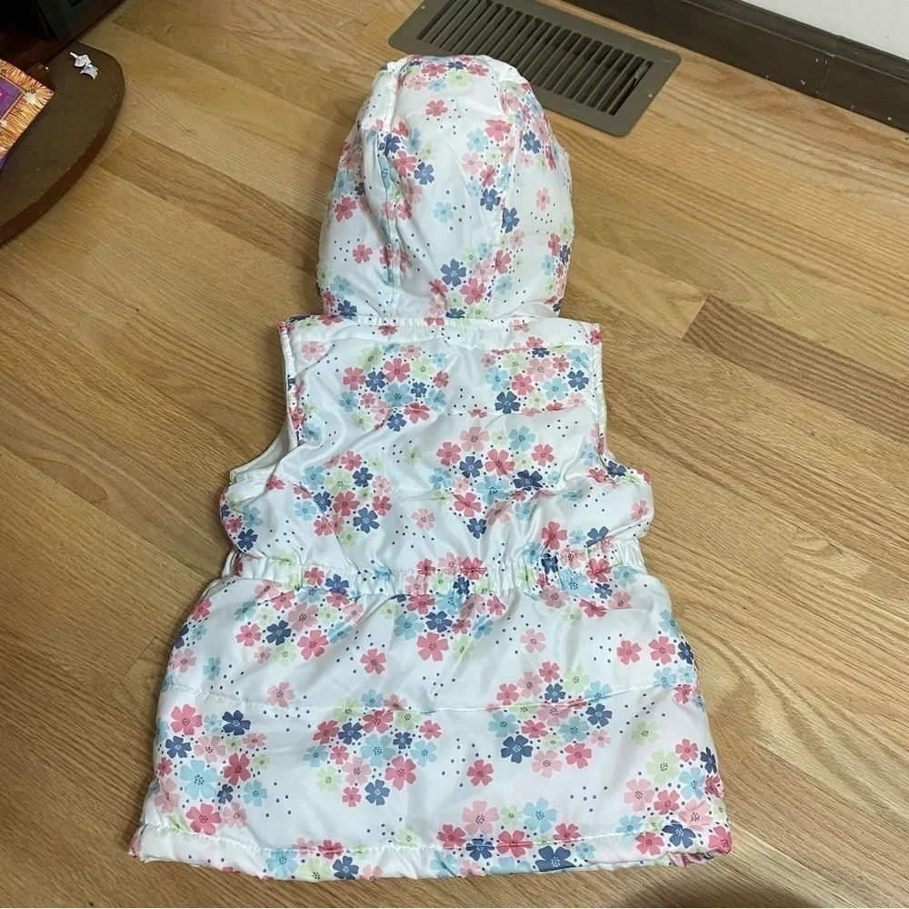 Gymboree Puffer Vest Small 5-6 White Pink Faux Fur Hood Snap Button Floral